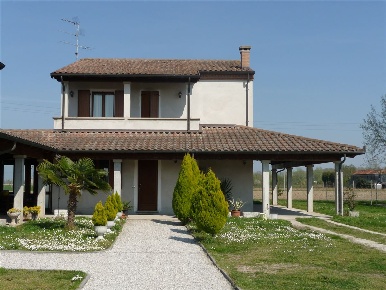 Foto Villa singola a Adria di 190 m² con 7 locali in vendita