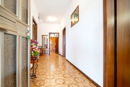Foto Villa bifamiliare in via Dugliolo 81, Budrio di 289 m² con 7 locali