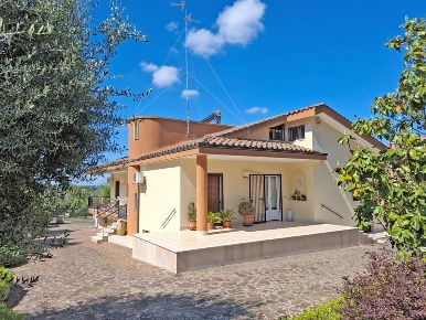 Foto Villa in zona B 18C, Noci in vendita