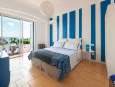 Foto Villa unifamiliare in carta romana, Ischia Centro di 170 m² in vendita