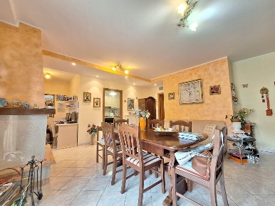 Foto Appartamento a Tolentino di 105 m² con 5 locali in vendita