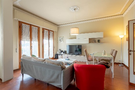 Foto Appartamento in via 25 aprile, Signa Centro di 190 m² con 6 locali