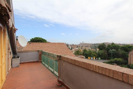 Foto Appartamento a Siena San Prospero di 110 m² con 6 locali in vendita