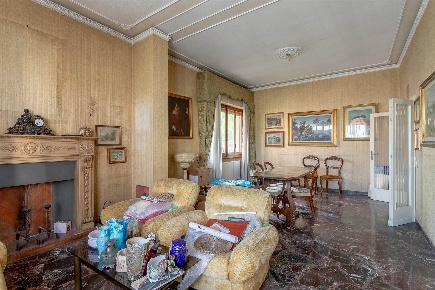 Foto Appartamento in via 25 aprile, Signa Centro di 230 m² con 8 locali
