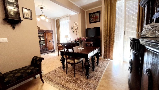 Foto Appartamento in Amendola, Montecatini-Terme di 105 m² con 6 locali