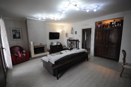 Foto Appartamento a Agliana Centro di 113 m² con 5 locali in vendita