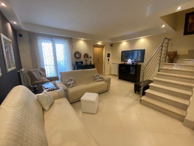 Foto Villa unifamiliare in Via Conversano 51, Casamassima di 160 m²