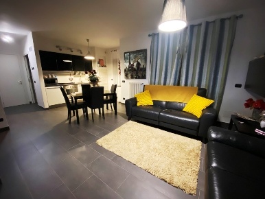 Foto Appartamento in Via Michele Zella-Milillo 6, Casamassima di 105 m²