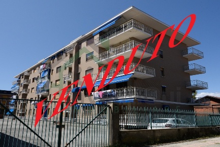 Foto Appartamento a Ciriè Centro di 110 m² con 5 locali in vendita