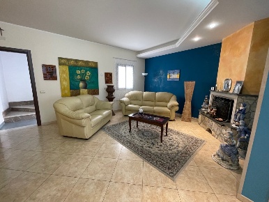 Foto Appartamento in via carlo pisacane, Pozzallo di 190 m² con 6 locali