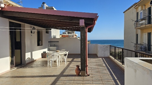 Foto Appartamento in via carlo pisacane, Pozzallo di 190 m² con 6 locali