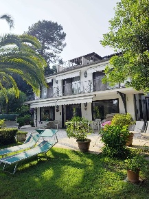 Foto Villa bifamiliare in Via Caterattino 30, Sabaudia Centro di 225 m²