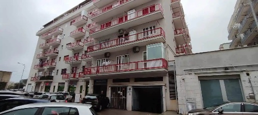 Foto Garage in VIALE EUROPA  118, Martina Franca di 27 m² con 1 locali