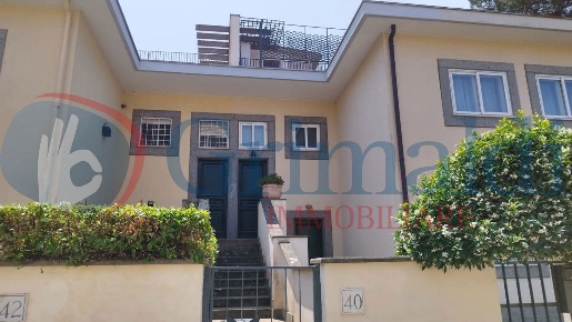 Foto Villa a schiera in Via Anassagora 40, Roma Casal Palocco di 122 m²