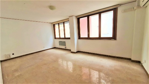 Foto Appartamento in Corso Alberto Amedeo 74, Palermo Zisa di 110 m²
