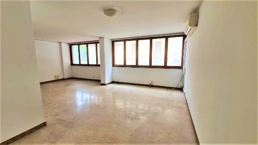 Foto Appartamento in Corso Alberto Amedeo 74, Palermo Zisa di 110 m²