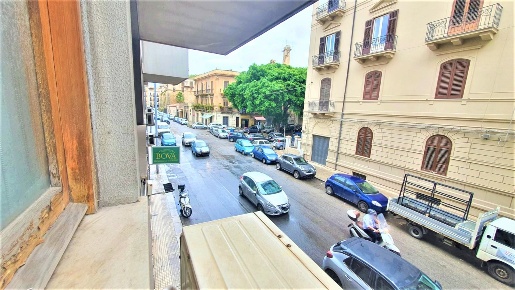 Foto Appartamento in Corso Alberto Amedeo 74, Palermo Zisa di 110 m²