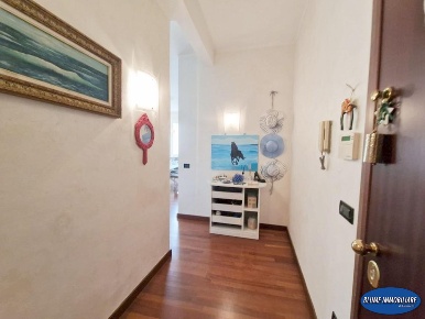 Foto Appartamento a Viareggio Centro di 110 m² con 5 locali in vendita