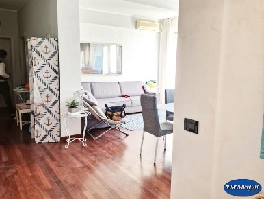 Foto Appartamento a Viareggio Centro di 110 m² con 5 locali in vendita