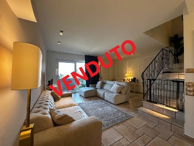 Foto Appartamento in VIA BARLETTA, Fermo di 140 m² con 5 locali in vendita