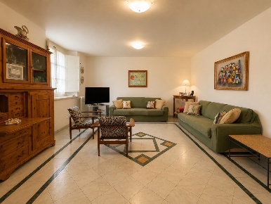 Foto Appartamento in piazza piave, Viareggio Centro di 135 m² con 9 locali