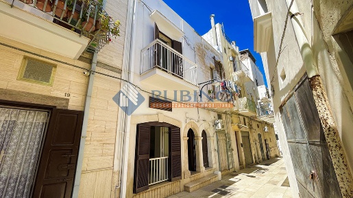 Foto Appartamento in Vico Clemente 15, Mola di Bari Centro di 87 m²