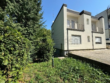 Foto Villa singola in Viale Dante, Vicenza di 164 m² con 10 locali