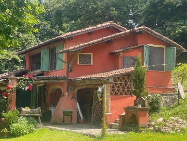 Foto Villa singola a Camaiore Camaiore Paese di 110 m² con 5 locali