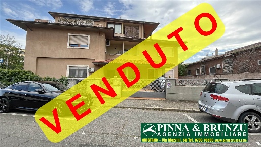Foto Appartamento a Oristano Centro di 70 m² con 3 locali in vendita