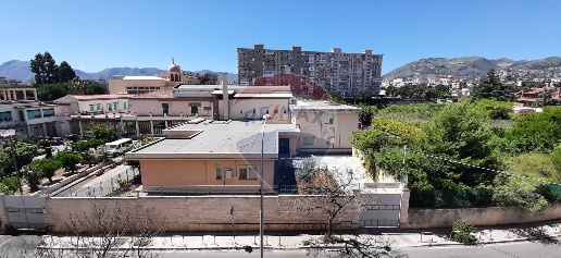 Foto Appartamento in Via Alessandro Telesino, Palermo di 122 m² in vendita