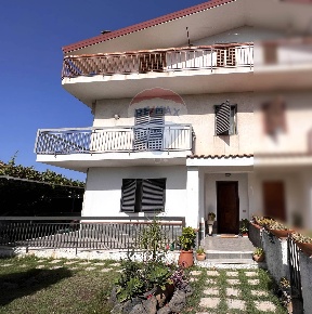 Foto Villa bifamiliare in VIA SALARIA, San Giovanni la Punta Centro
