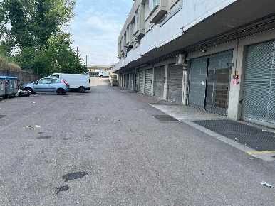 Foto Garage a Modena Sacca - Stazione di 25 m² con 1 locali in vendita