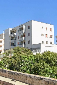 Foto Appartamento in Via Michelangelo Buonarroti, Monopoli Centro di 100 m²