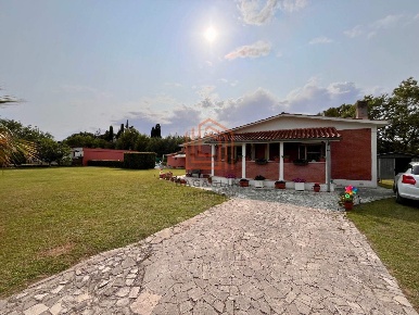 Foto Villa unifamiliare in Strada del Fico, Latina Borgo Sabotino di 93 m²