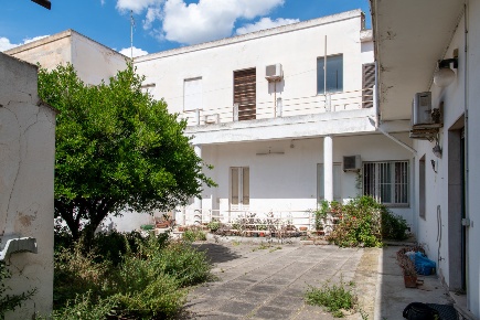 Foto Villa singola a Quartu Sant'Elena Quartu di 357 m² con 10 locali