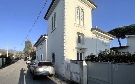Foto Villa in Via ricasoli 33, Pietrasanta in vendita
