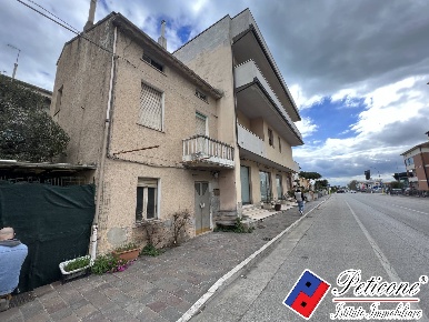 Foto Appartamento in Via Mazzini 221, Porto Sant'Elpidio Centro di 147 m²