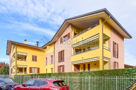 Foto Appartamento a Carate Brianza Centro di 90 m² con 3 locali in vendita