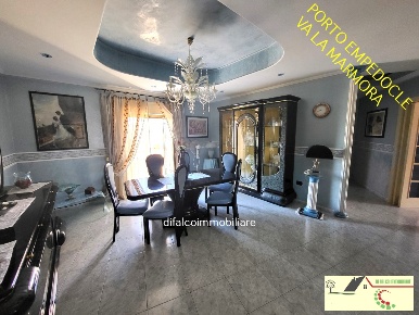 Foto Appartamento in VIA LA MARMORA, Porto Empedocle di 140 m² con 6 locali