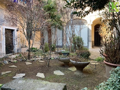 Foto Appartamento a Malnate di 800 m² con 4 locali in vendita