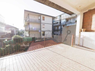 Foto Appartamento a Aci Sant'Antonio di 135 m² con 3 locali in vendita