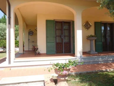 Foto Villa unifamiliare a Borgo San Lorenzo di 250 m² in vendita