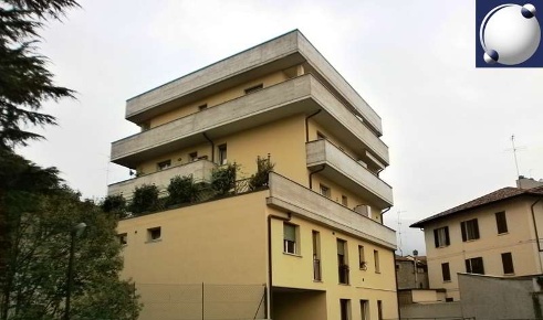 Foto Appartamento in Via Volta 23, Erba Centro di 75 m² con 3 locali