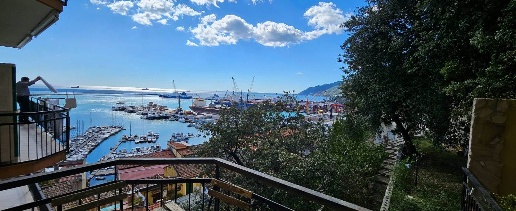 Foto Appartamento in Via Madonna del Monte 39, Salerno di 60 m² in vendita