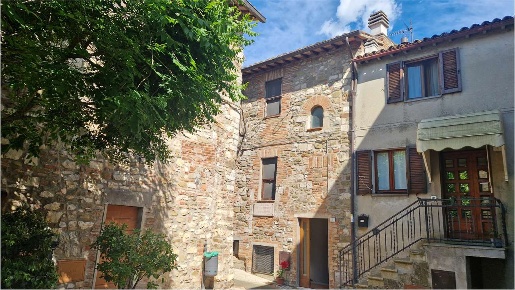 Foto Appartamento in Doglio, Todi Doglio di 85 m² con 4 locali in vendita