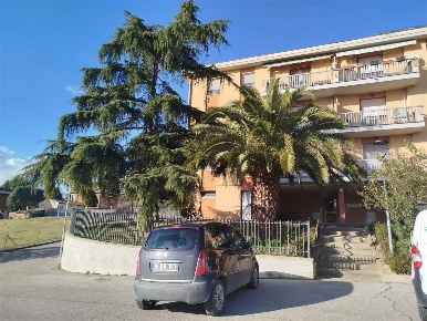 Foto Appartamento a Todi di 129 m² con 4 locali in vendita