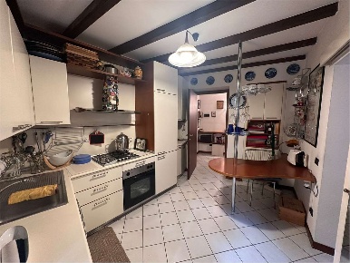 Foto Appartamento in PIAZZA CASTELLO 1, Erba Centro di 73 m² con 2 locali