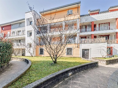 Foto Appartamento in Via Beato Angelico 3, Besana in Brianza Centro