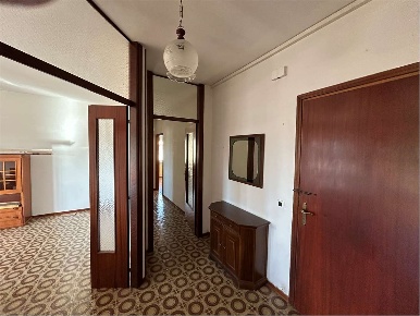 Foto Appartamento in Via Sclavons, Cordenons Centro di 92 m² con 4 locali