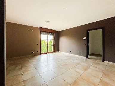 Foto Appartamento in via visconti, Somma Lombardo Centro di 42 m²